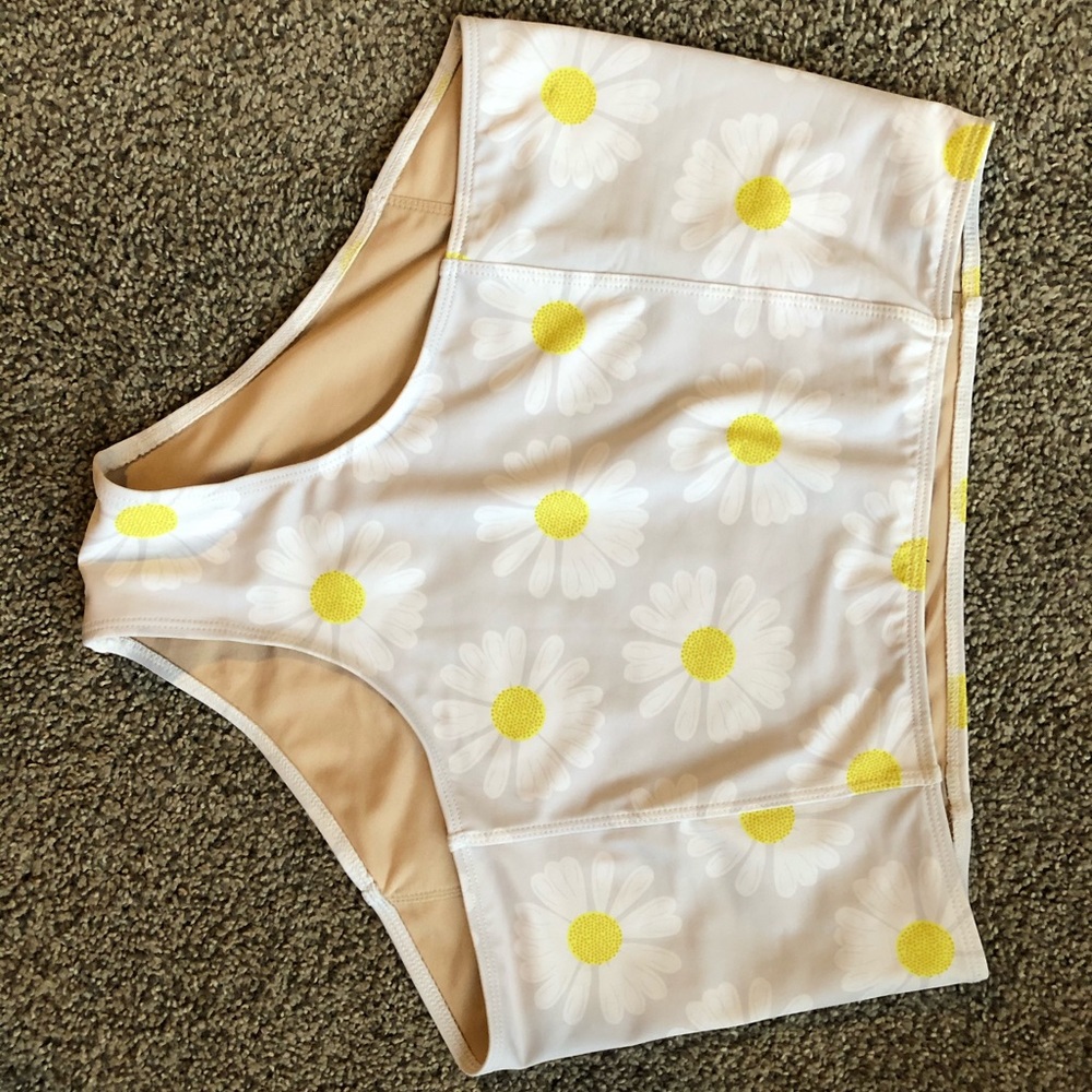 KJ White Daisies High Waisted Bottoms Large